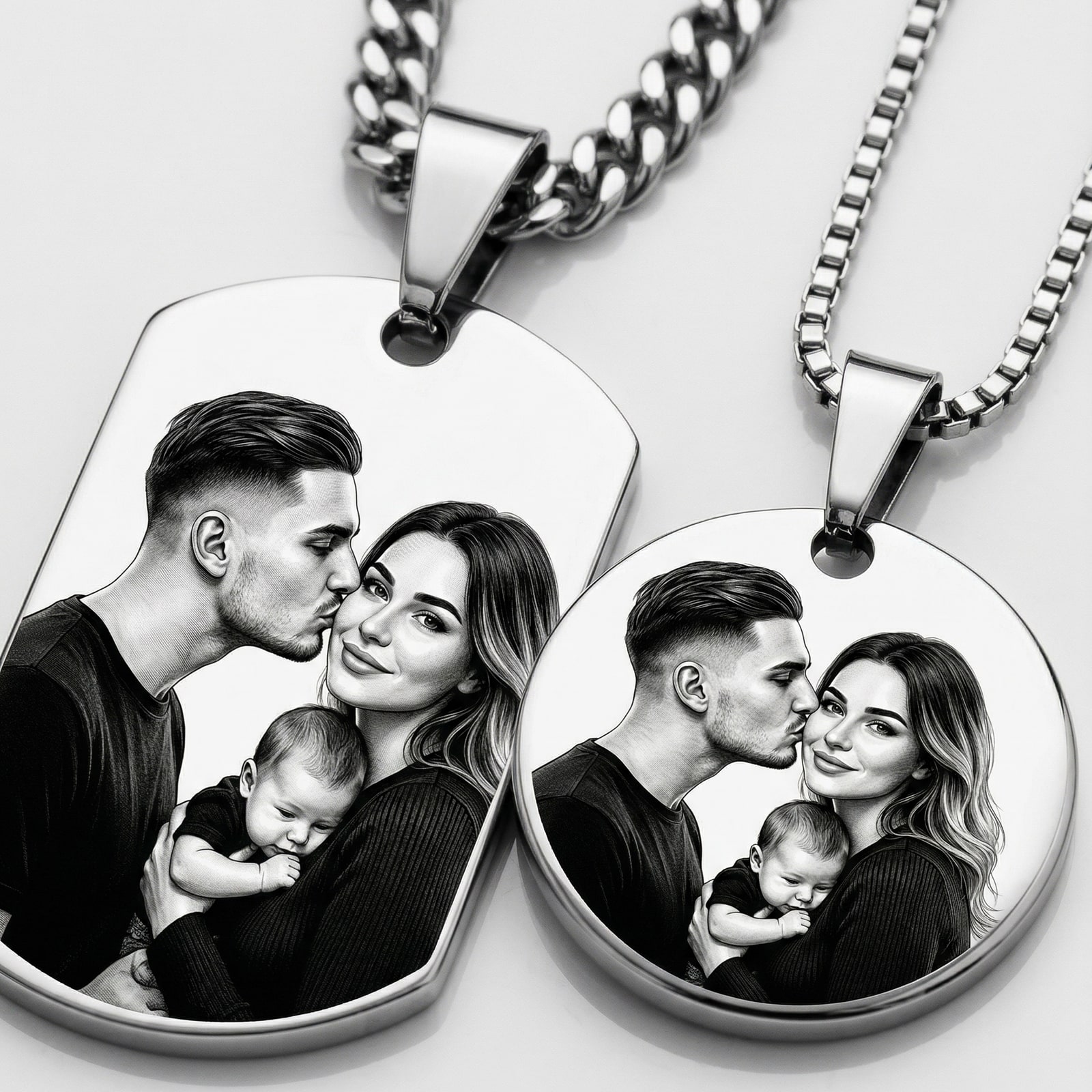 Set Coliere Army si Luna gravate cu poza